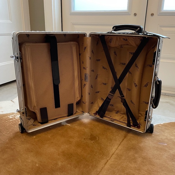 Rimowa "Classic" Aluminium Carry On - Picture 6 of 8